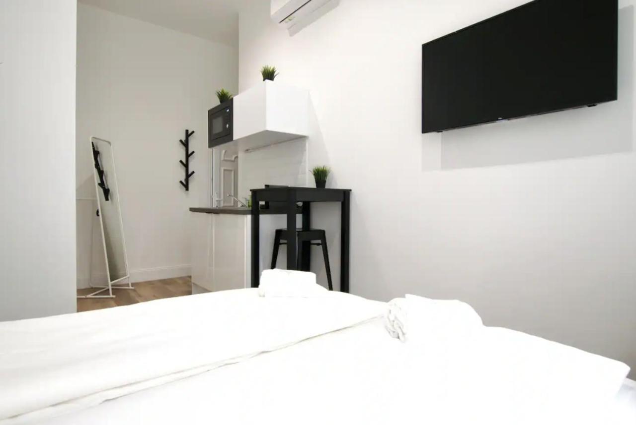 Studio Apartments By Hi5- Apartment In Downtown Budapest Eksteriør billede