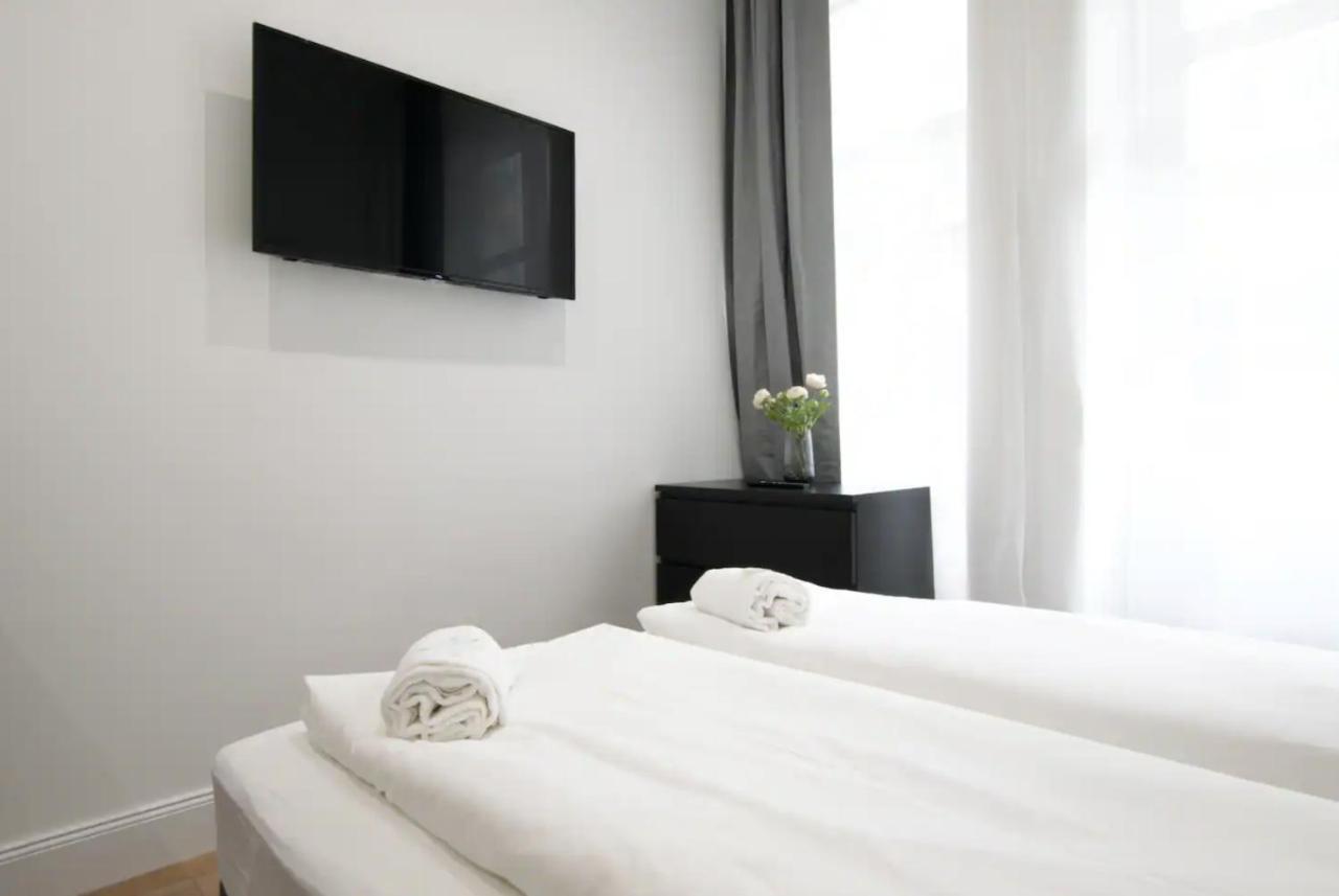 Studio Apartments By Hi5- Apartment In Downtown Budapest Eksteriør billede