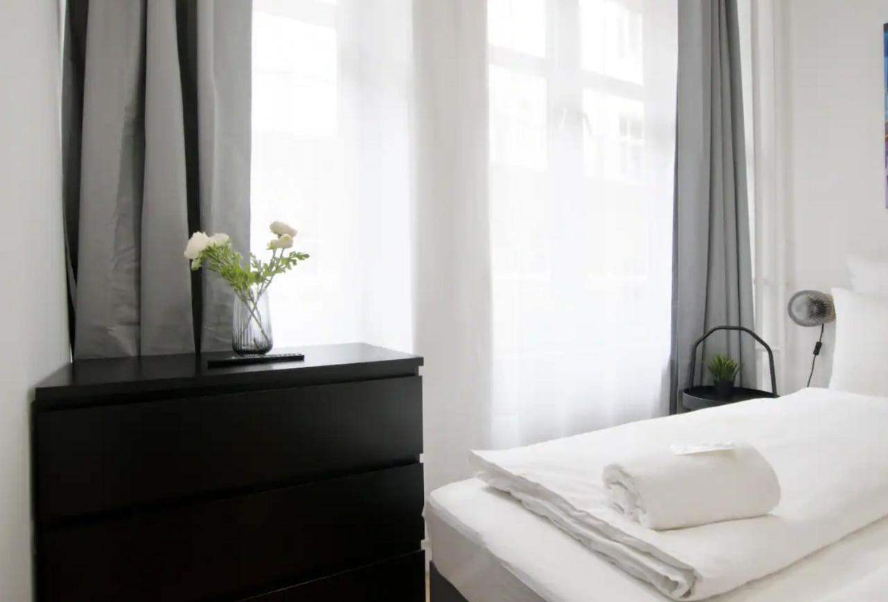 Studio Apartments By Hi5- Apartment In Downtown Budapest Eksteriør billede